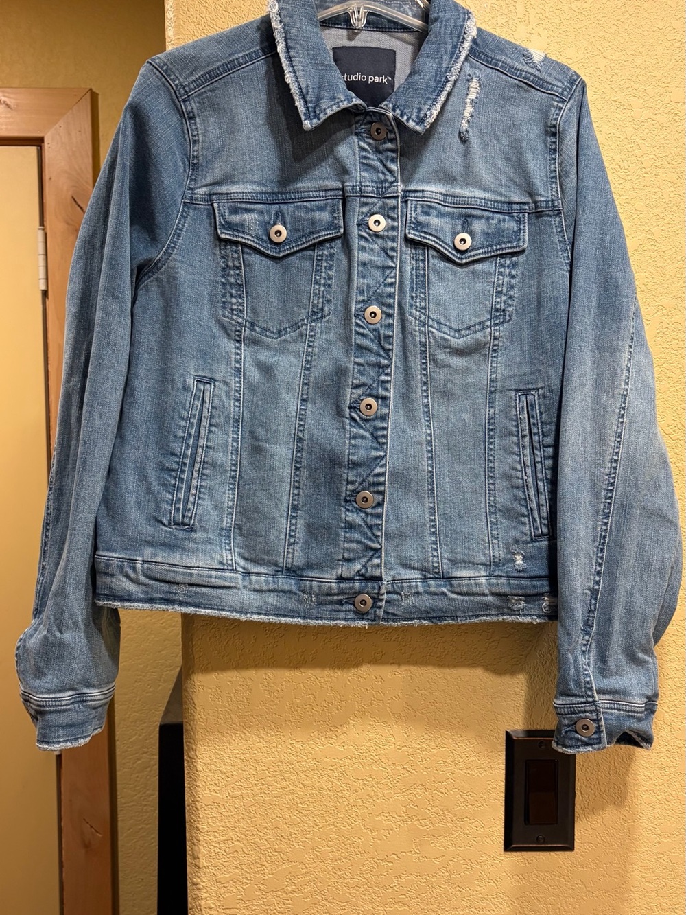 Studio Park Amy Stran distorted denim jacket blue M